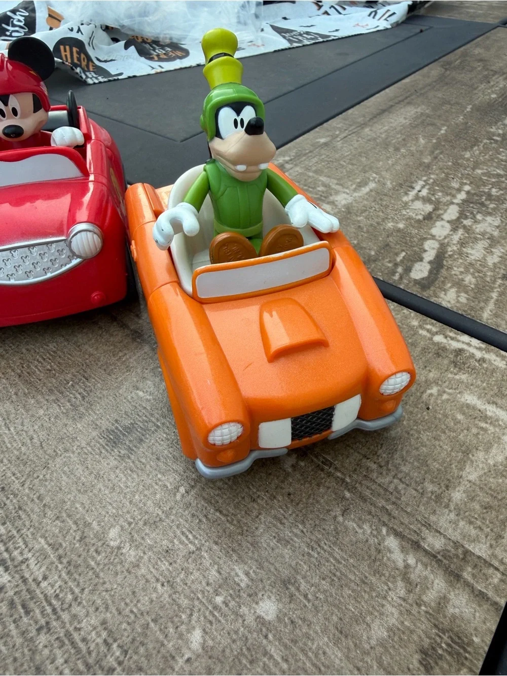 Mickeys Roadster racers 2-in1 transforming cars- set of three
